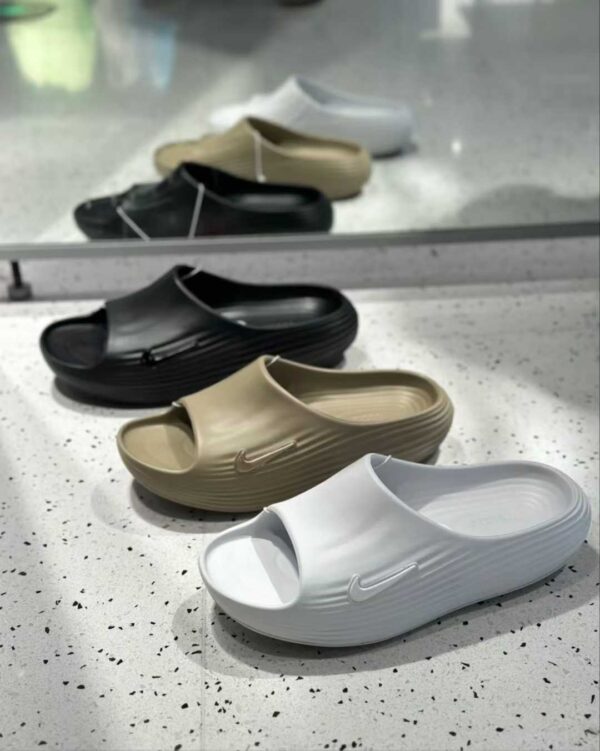 3 Nike ReactX Rejuven8 Men’s Slides