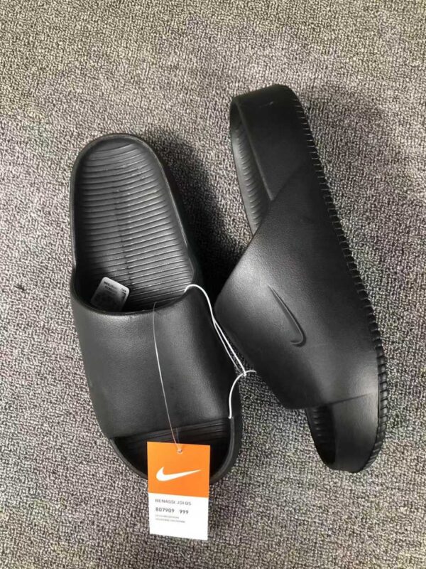 36 Nike Men's Calm Slide Sandals