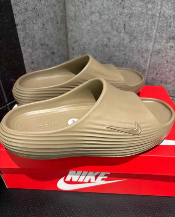 Nike ReactX Rejuven8 Men's Slides Nike ReactX Rejuven8 Men's Slides