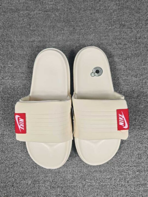 47 Nike Offcourt Adjust Men's Slides